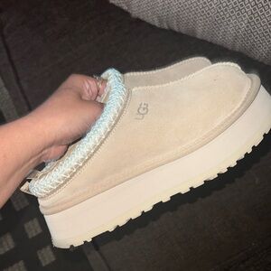Sand colored tasman platform slippers